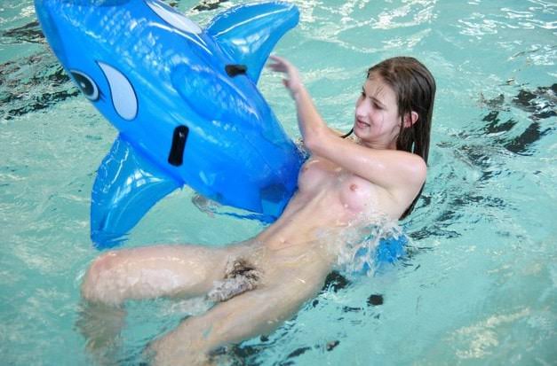 Young and adult nudist pool photo Purenudism [Naturism Archiv]