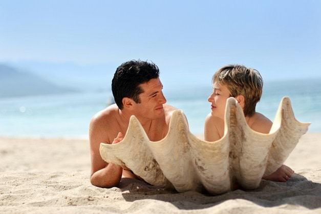 Tropical nudist beaches videos, naked holidays at the equator video [Naturism Archiv]