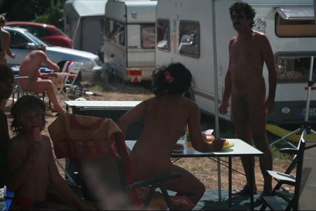 Naturism camping photos in good quality Purenudism [Naturism Archiv]