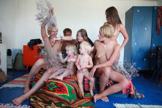 Family naturism new images in high quality Purenudism [Naturism Archiv]