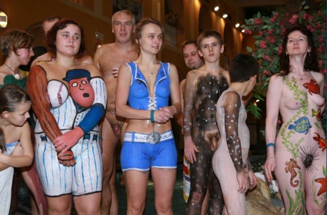 Colourful carnival masquerade naturists in Switzerland photos [Naturism Archiv]