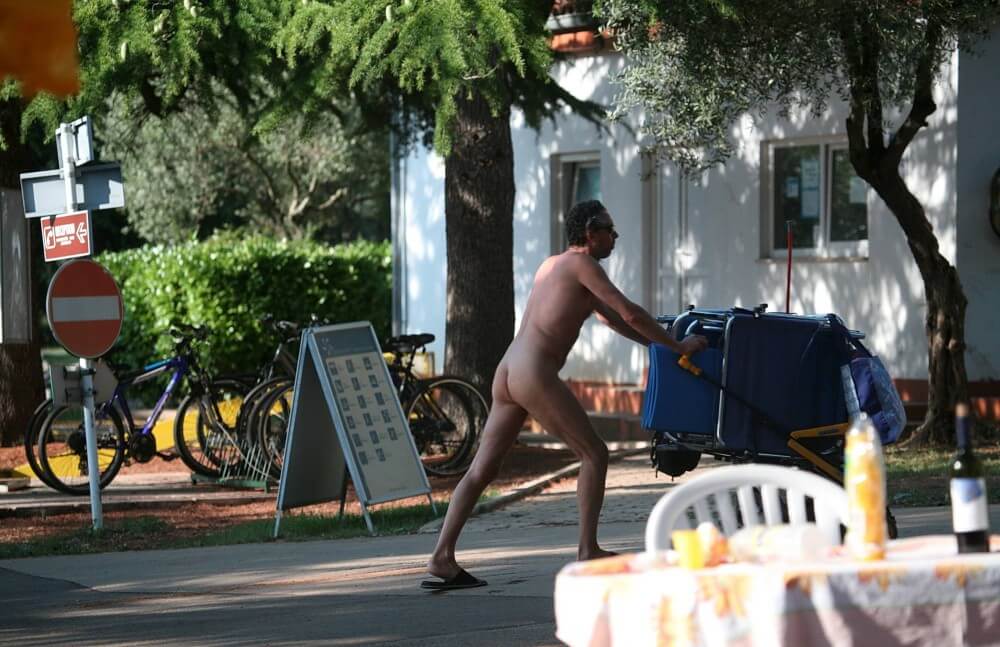 Park Side Street Pass-Bys photos - Nudity helps overcome insecurities and fears