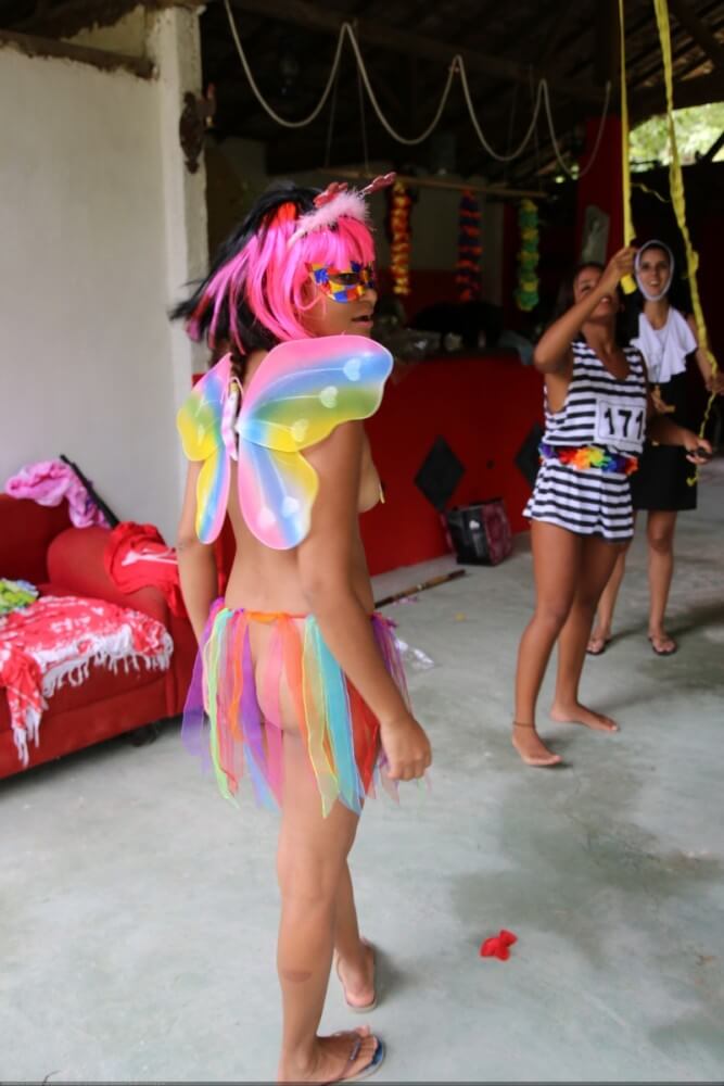 Tropical carnival photo gallery - Nudism and naturism help overcome prejudices and fears related to physical appearance