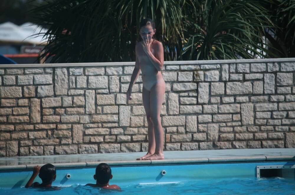Naturist Pool-Side Singles photos - Naturism and the ecological sustainability of natural recreation areas