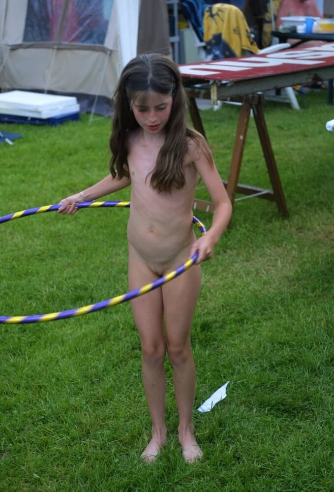 Holland Grass Hula Hoops pics - Nudism is based on sincerity