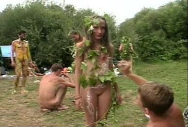 Enature - Mother Naturists - Nudism and naturism help overcome prejudices and fears related to physical appearance