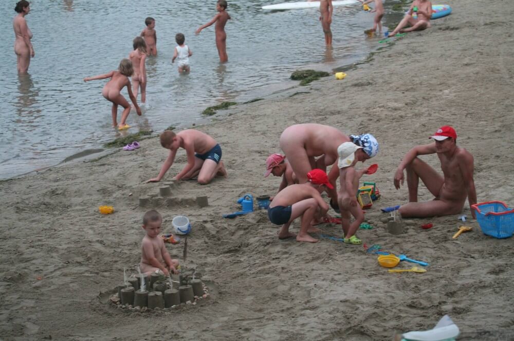 Nude Mom Nurture Series photos - Naturism and respect for nature