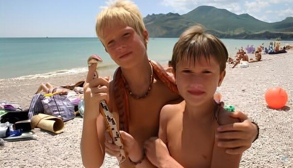 Premium Content # 23 - Nudism helps overcome complexes and fears