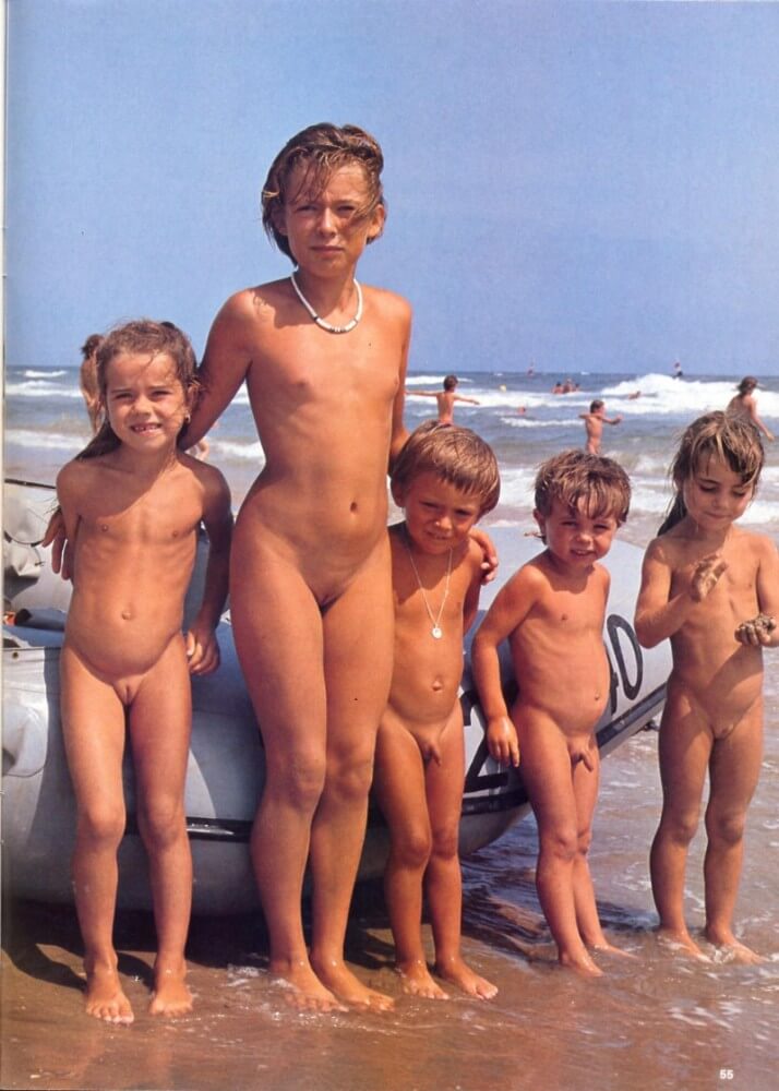 Jung und Frei Nr 2 - Naturism and nudism as a philosophy of respect for oneself and the world around us