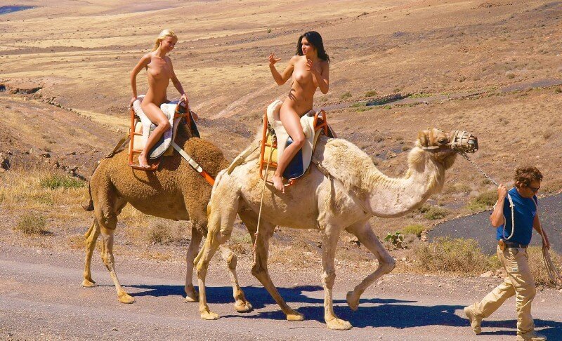 Funny Moments Life pics - It is a philosophy based on trust and respect for the naked body and nature