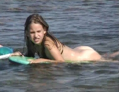 Naturistin: Julia and Hanna Am Meer - Events with completely naked people