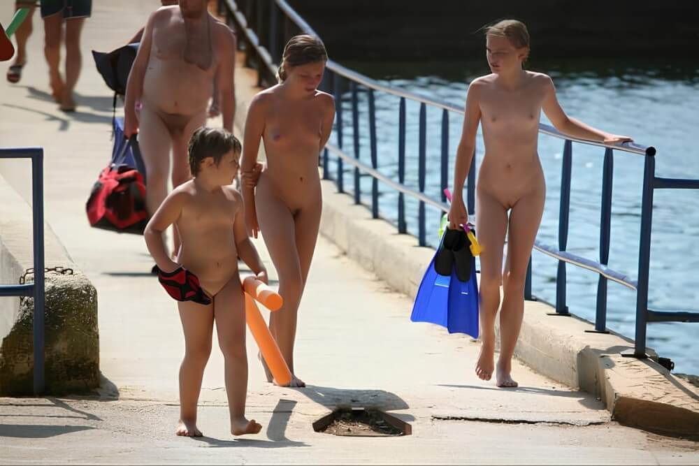 Naturism photo gallery # 11 - Taking off ones clothes is a way to strengthen inner harmony