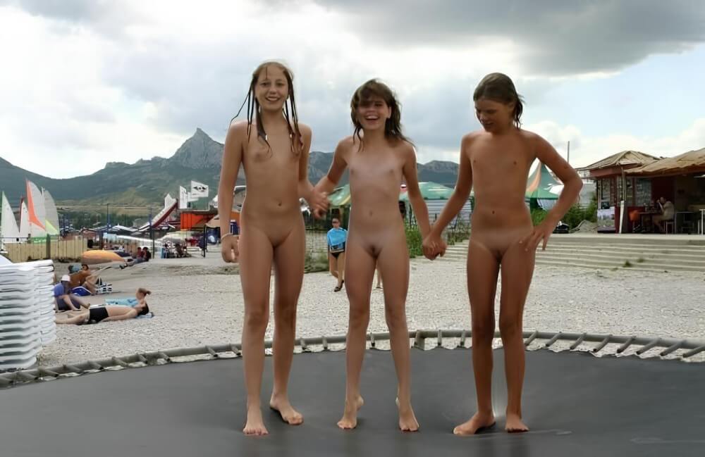 Trampoline pics - Love for oneself and nature as the foundation of naturism