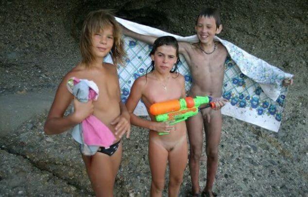 Naturism photo gallery # 33 - The cult of nudity has not been forgotten