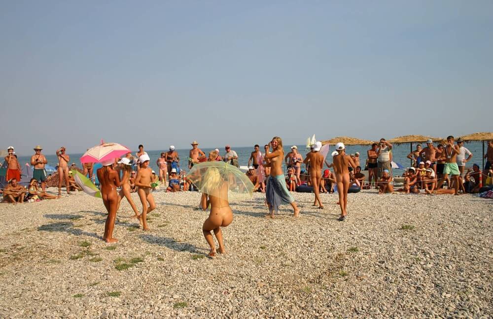 Ribbon and Umbrella Dance pics - Naturists live easily and freely