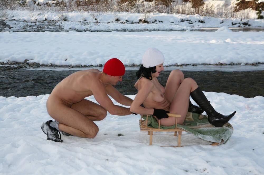 Naturist Girl Snow Day Couples Sled pics - People who participate in nude recreation seek psychological comfort