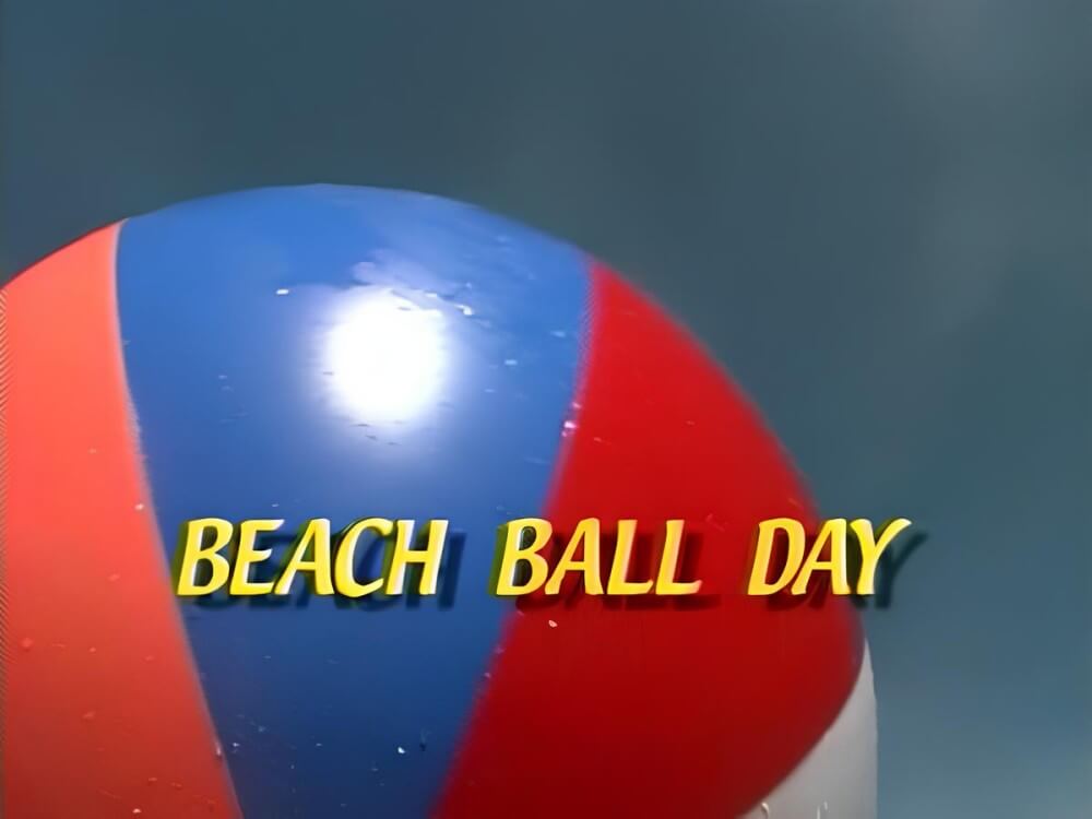 Enature- Beach ball day - Nudism helps overcome insecurities