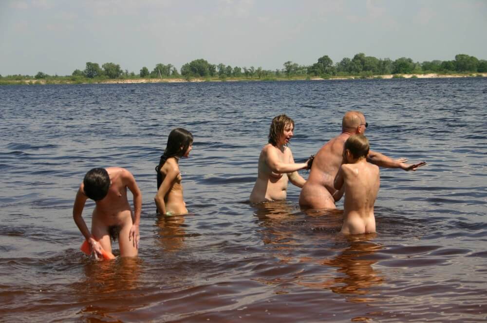Kiev Water-Front Bathing pics - Naturism as the meaning of life