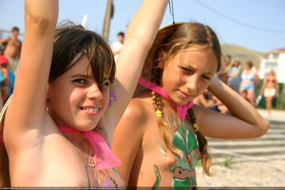 Premium Content # 25 - Family nudism in its cultural context