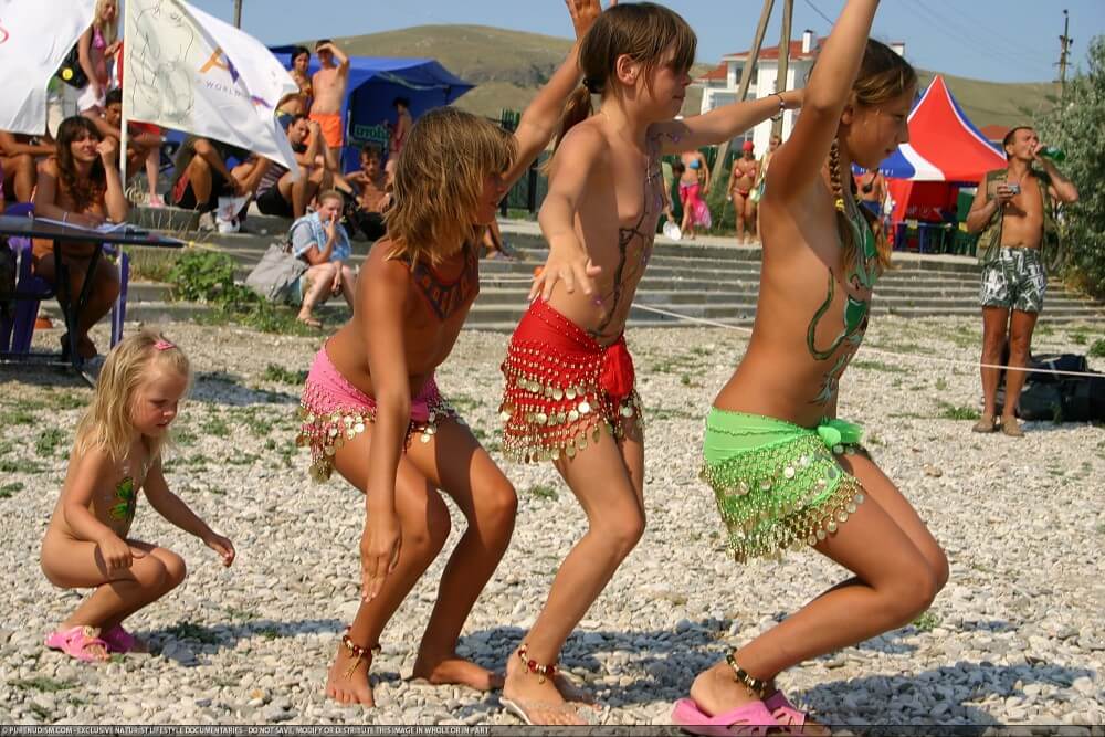 Festival and dancing photos - Rejecting Swimsuits