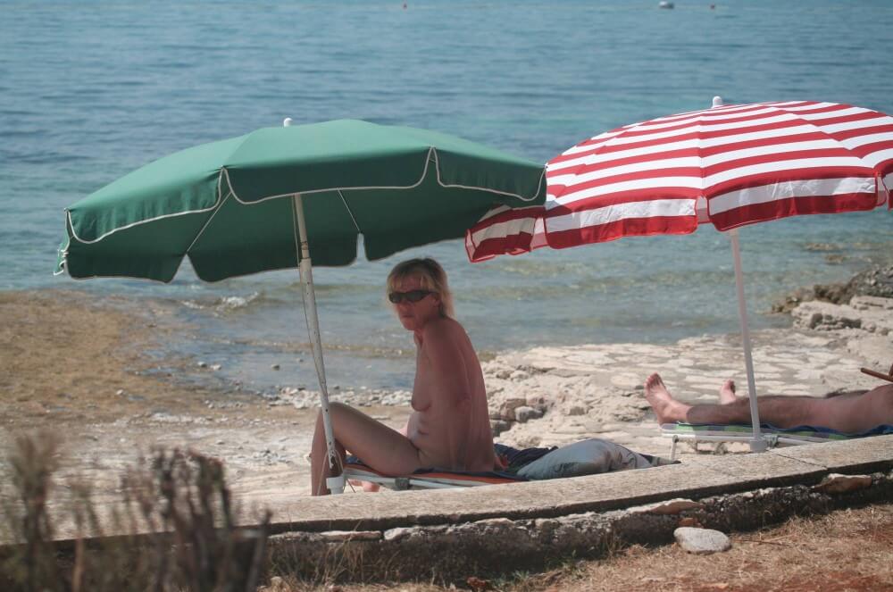 FKK Beachline Front pics - Nudism and naturism as a philosophy of life based on respect and acceptance