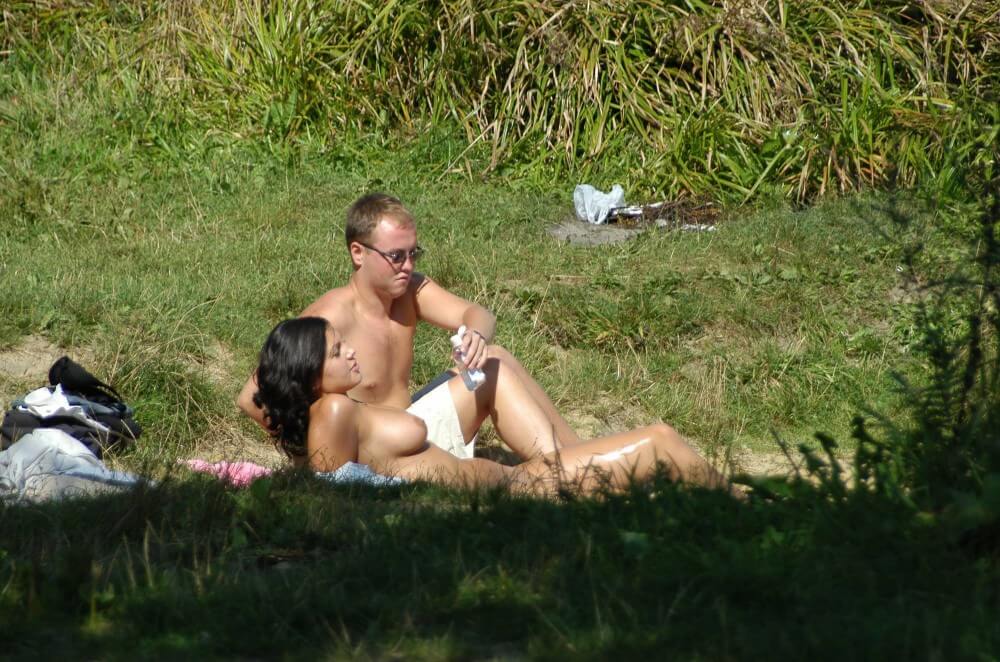 Photo Shoot Observation pics - Nudism promotes psychological and physical well-being