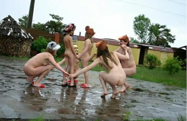 Naturism photo gallery # 23 - Naturism as a protest against puritanical moral norms