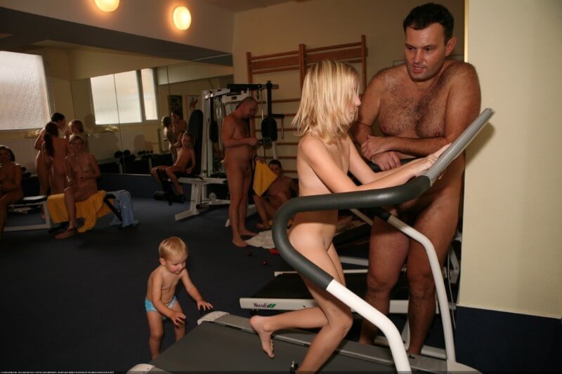 Record room naturists photos - Family naturism in European countries
