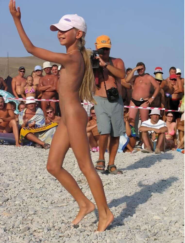 Holiday of the Neptune photos - Nudists strive for inner harmony and peace of mind