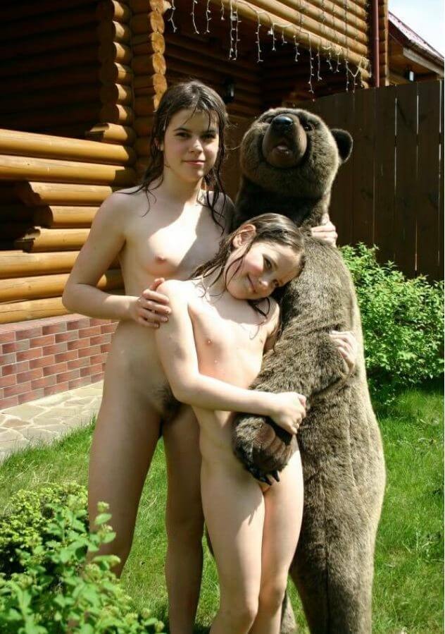 Naturism photo gallery # 57 - Freedom of the body means equality for all