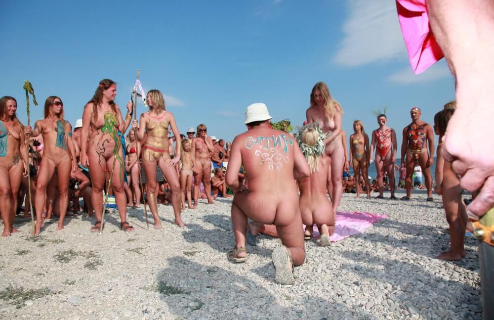 Naturist Boy Sun Warrior pics - Stereotypical perceptions of nudists