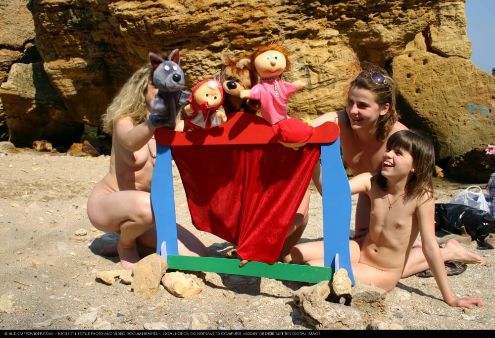 Premium Content # 33 - Simplicity is an important part of naturists lives