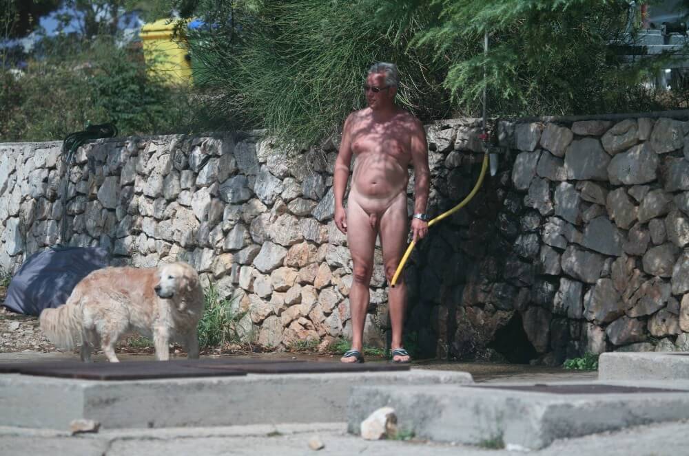 Shower-Wall Bath Parents pics - Respect for differences is valued in the nudist movement