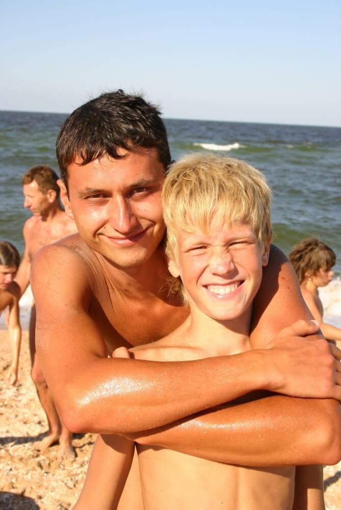 Naturist Group Pictures - Naturism is a path to self-understanding and self-acceptance