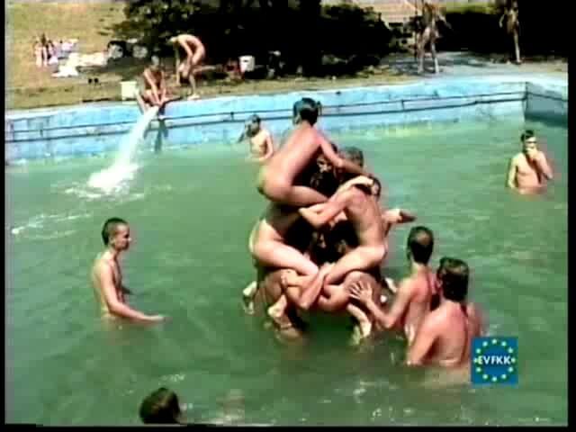 Helios Natura: Athletes of the Sun Eurovid - Many consider a free body and nudism to be central to their lives